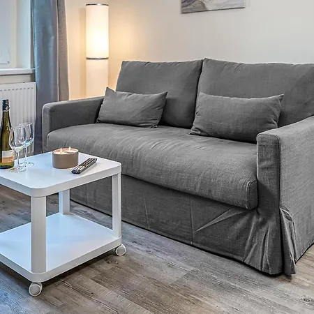 Apartman 12 *