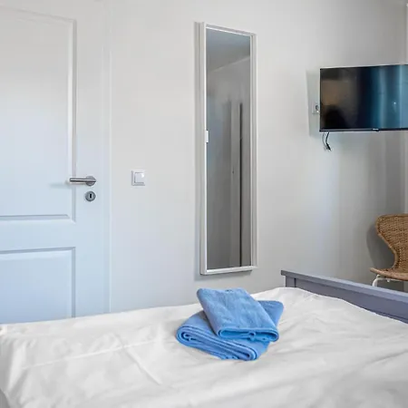 Apartman 12 *